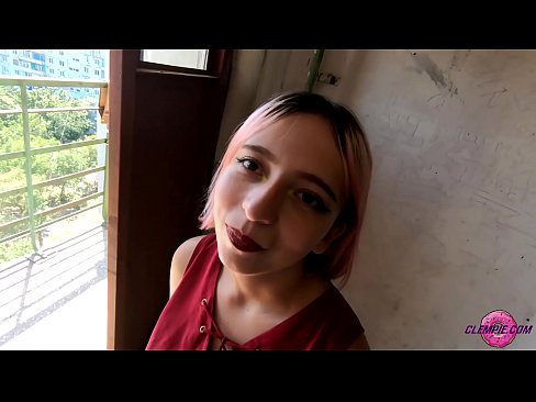 ❤️ 學生性感在內陸吸了一個陌生人 - 射在他臉上 性愛視頻 在我們 ❌️❤